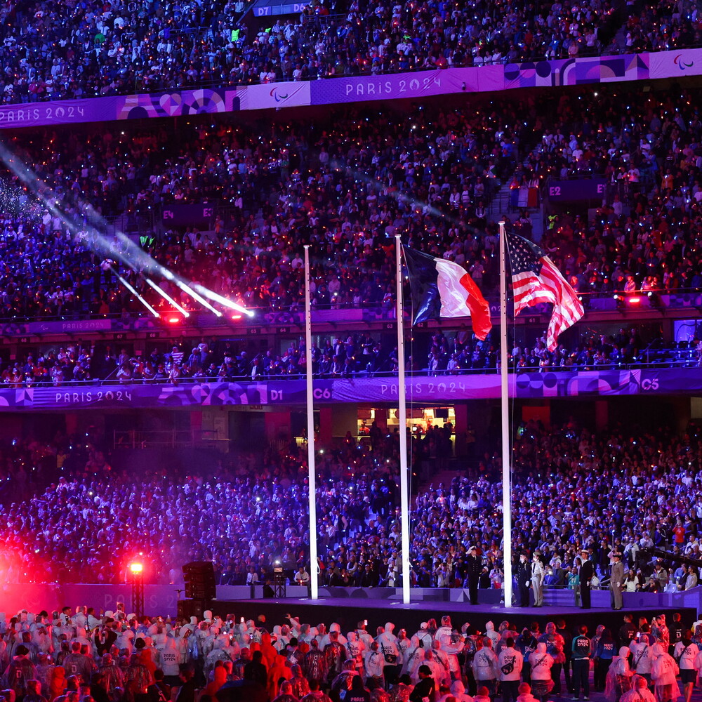 La cerimonia di chiusura delle Olimpiadi di Parigi 2024 tra luci e celebrazioni