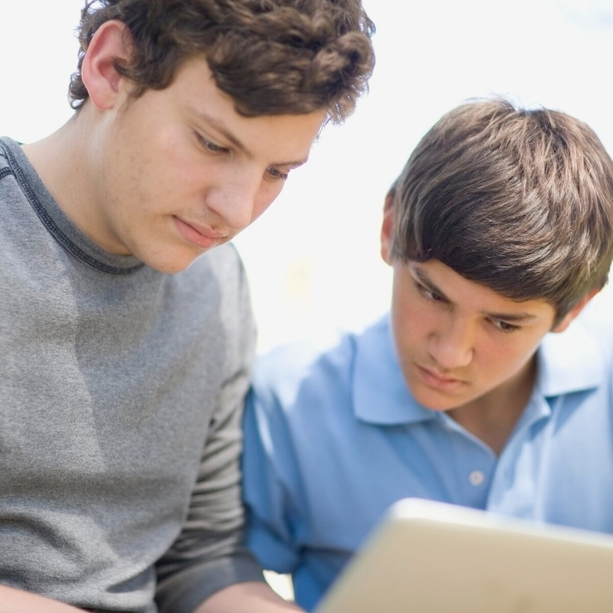 Perché i genitori temono per la sicurezza online dei loro figli