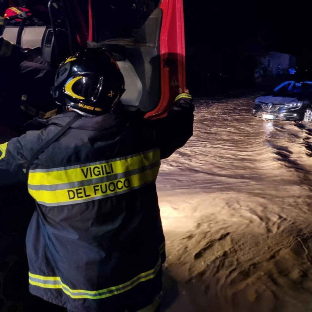 Maltempo in Toscana, continuano le ricerche di nonna e bimbo dispersi nel pisano