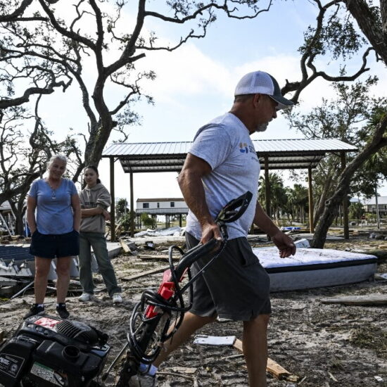 Uragano Helene causa quasi cento morti e devastazione nel sud-est USA