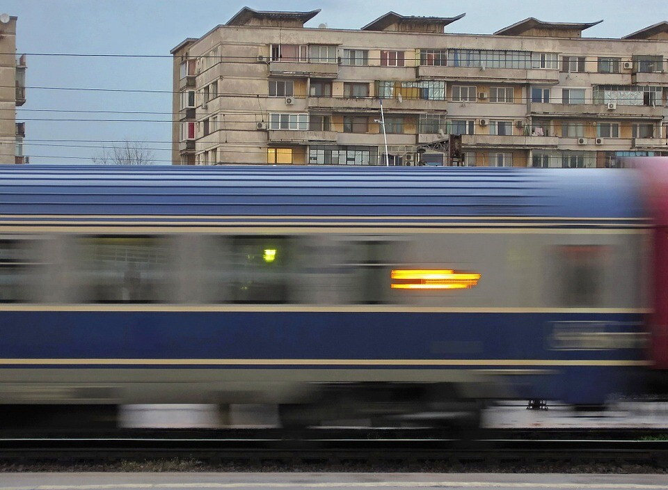 Capotreno aggredita per aver chiesto a passeggero di spegnere sigaretta