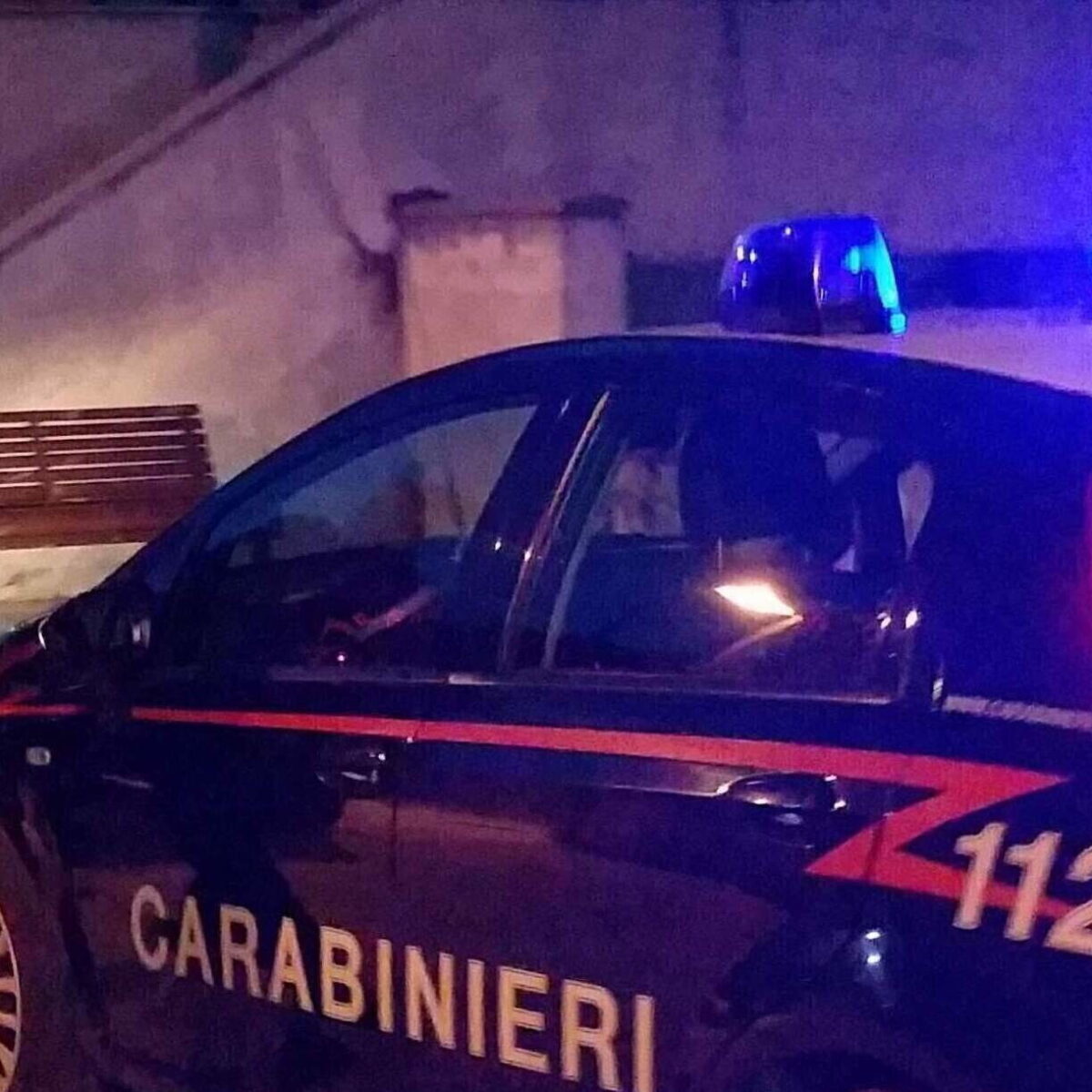 Rinchiusa in cantina dai familiari: una donna di 48 anni salvata dai carabinieri