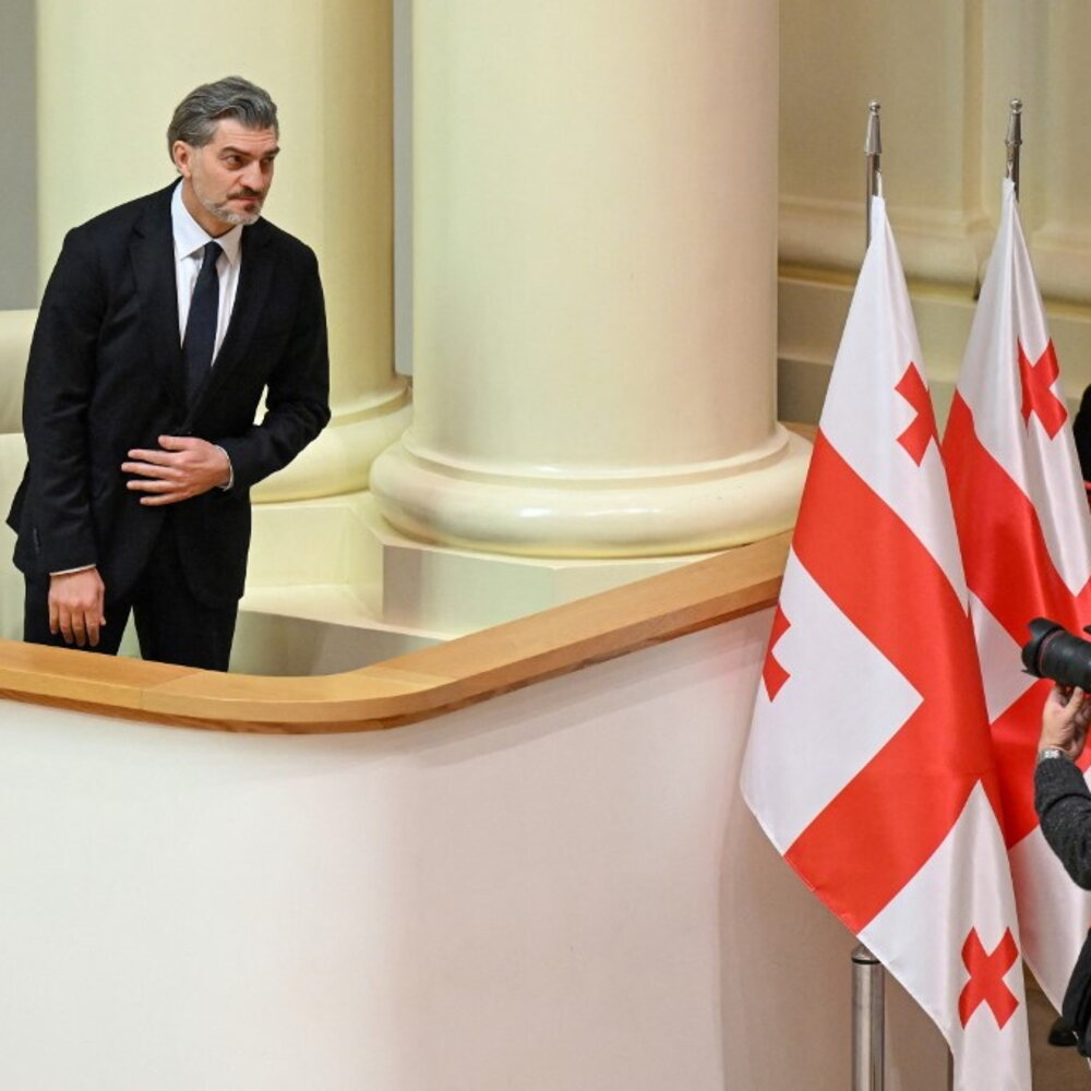 Mikhail Kavelashvili eletto presidente della Georgia in un clima di crisi istituzionale