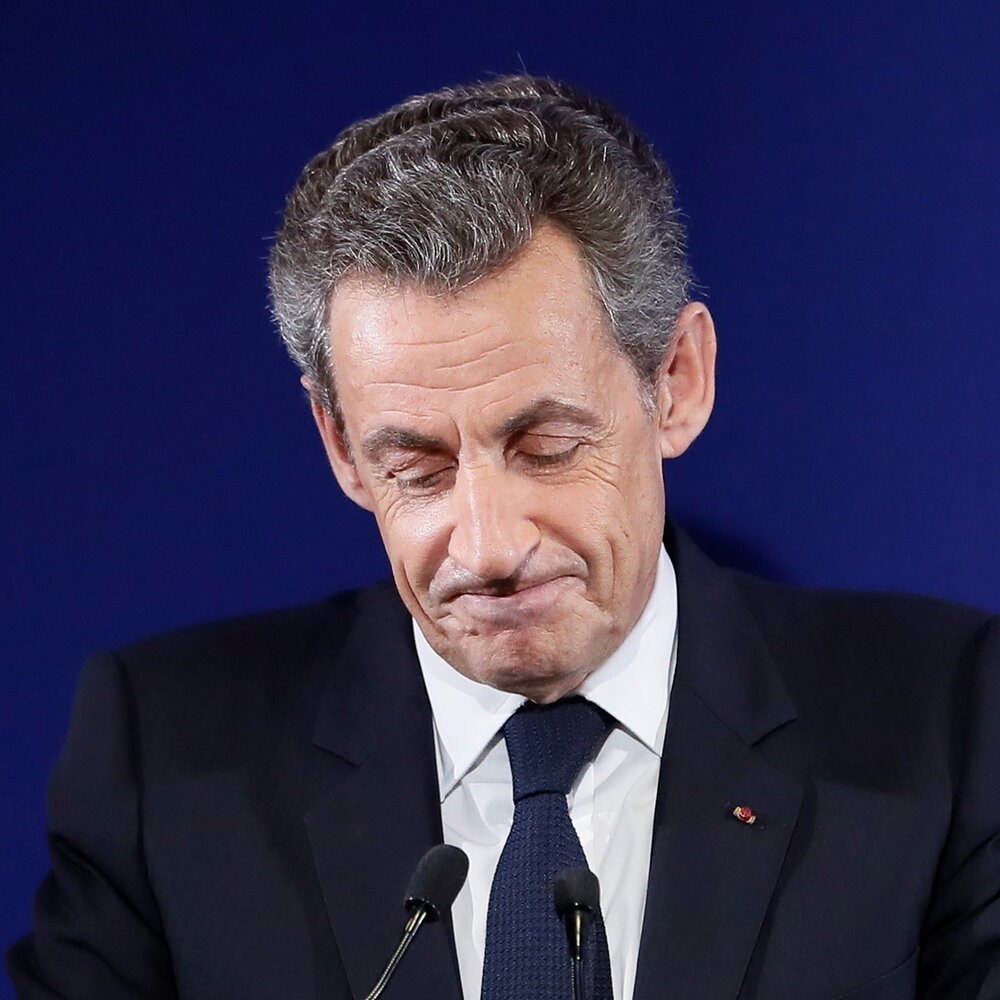 Sarkozy condannato per corruzione: 3 anni di cui 1 con braccialetto elettronico