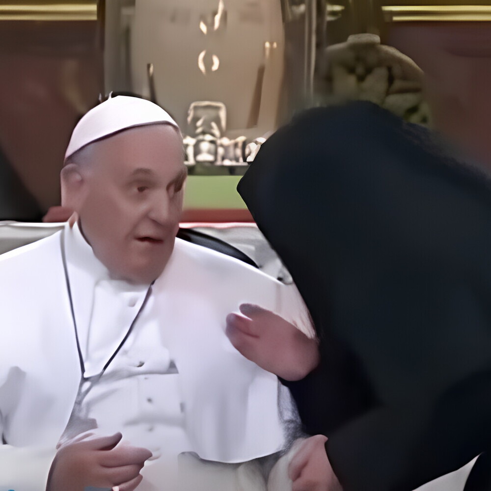 Papa Francesco travolto dall’entusiasmo delle suore a Napoli: un incontro indimenticabile