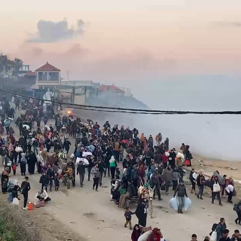 La lunga marcia degli sfollati palestinesi verso il nord di Gaza: la situazione attuale