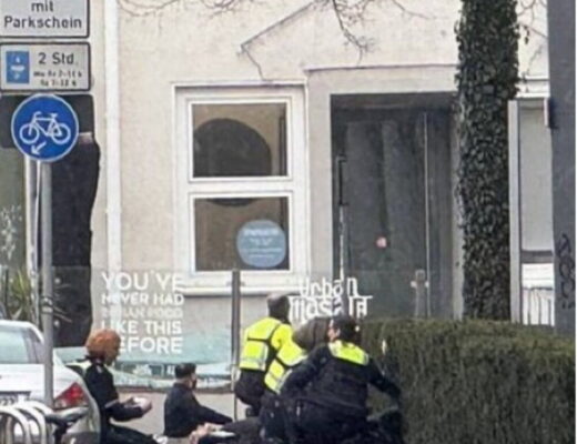 Sparatoria al tribunale di Bielefeld: feriti e aggressore barricato, allerta polizia