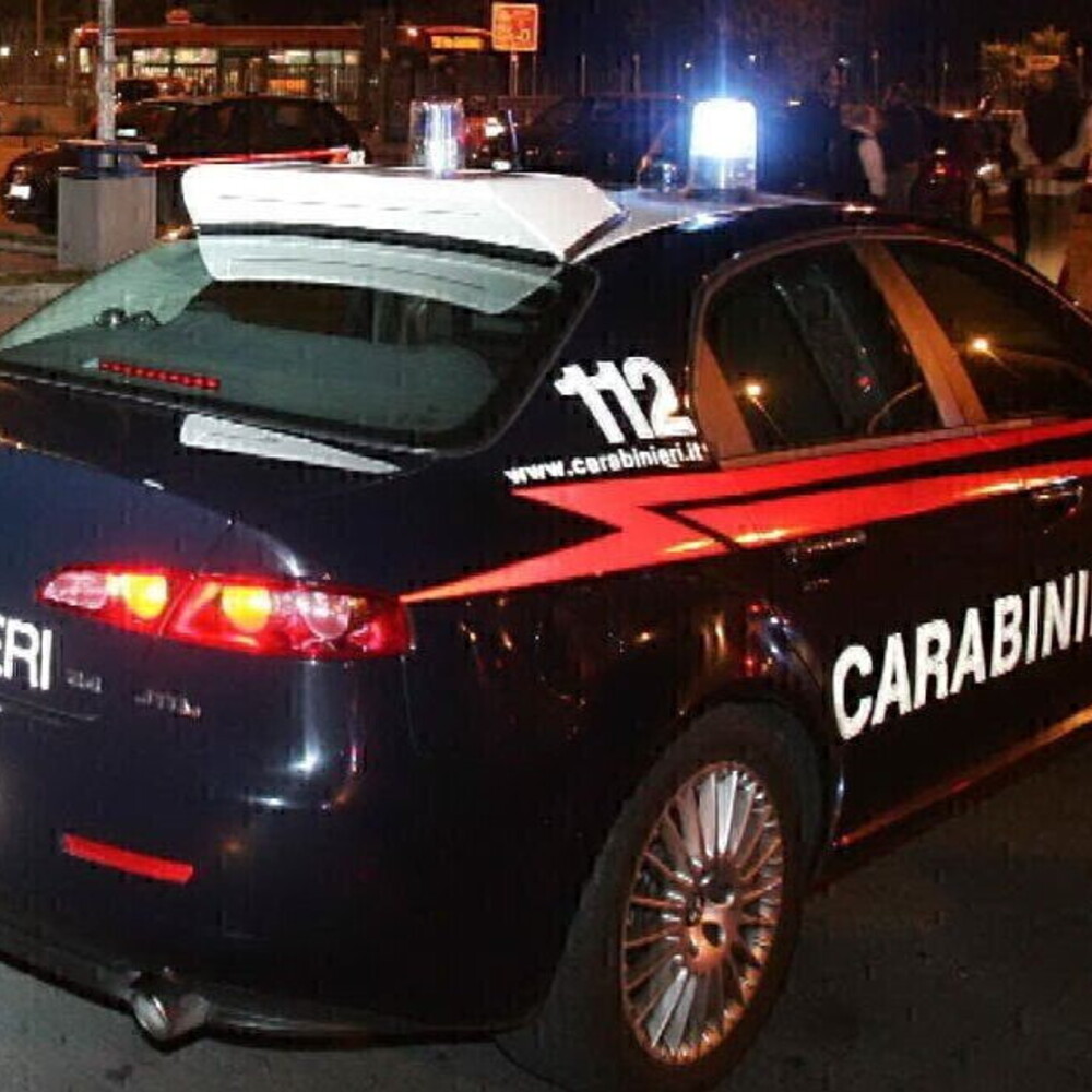 Donna strangola l’anziana madre nel sonno e chiama i carabinieri per confessare