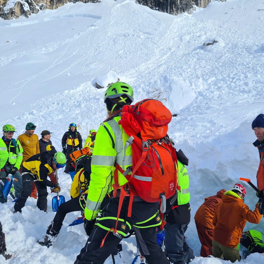 Valanghe nel Bellunese e in altre regioni: tre scialpinisti travolti, due gravi