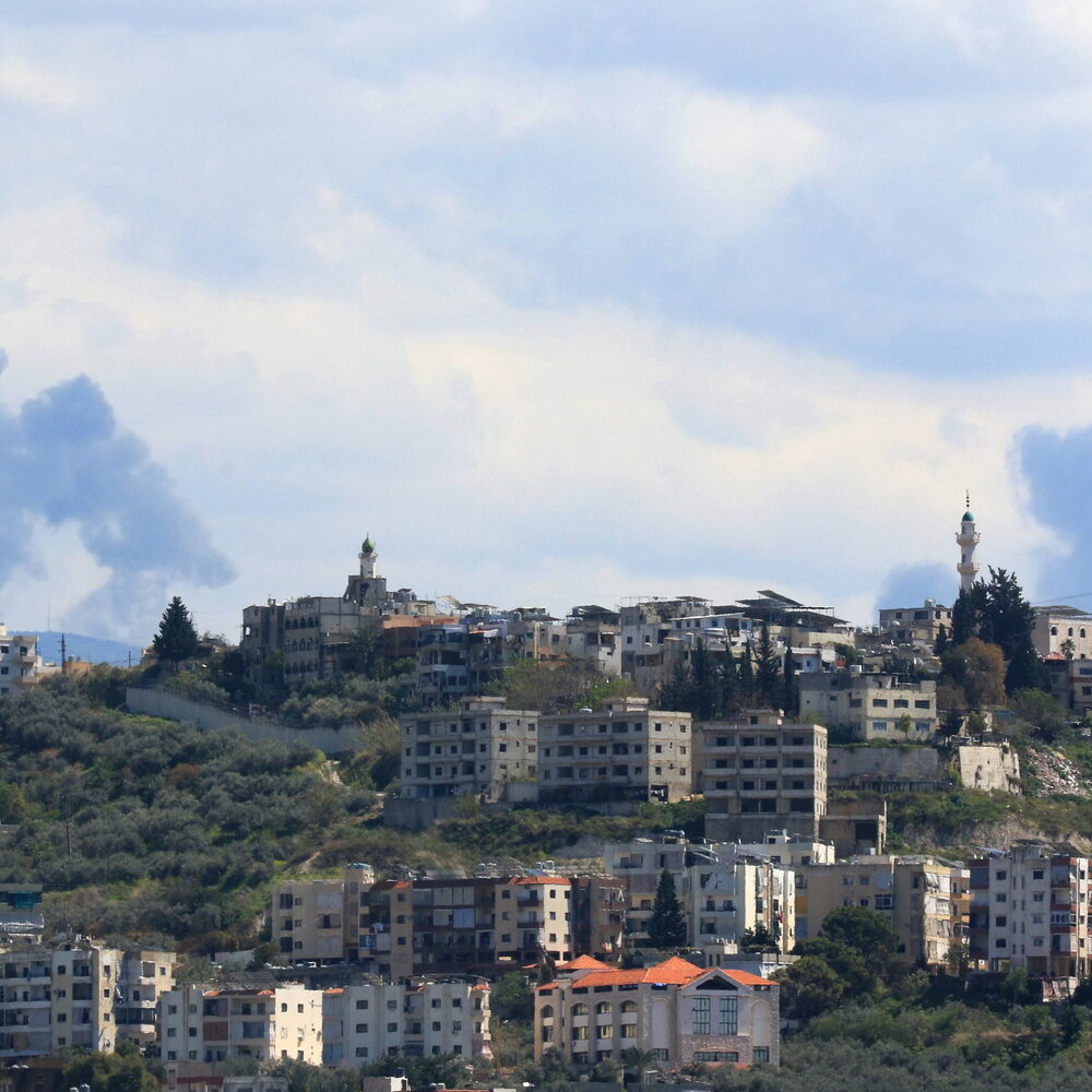 Raid aerei di Israele contro Hezbollah dopo attacco di razzi dal Libano, rischio guerra in aumento