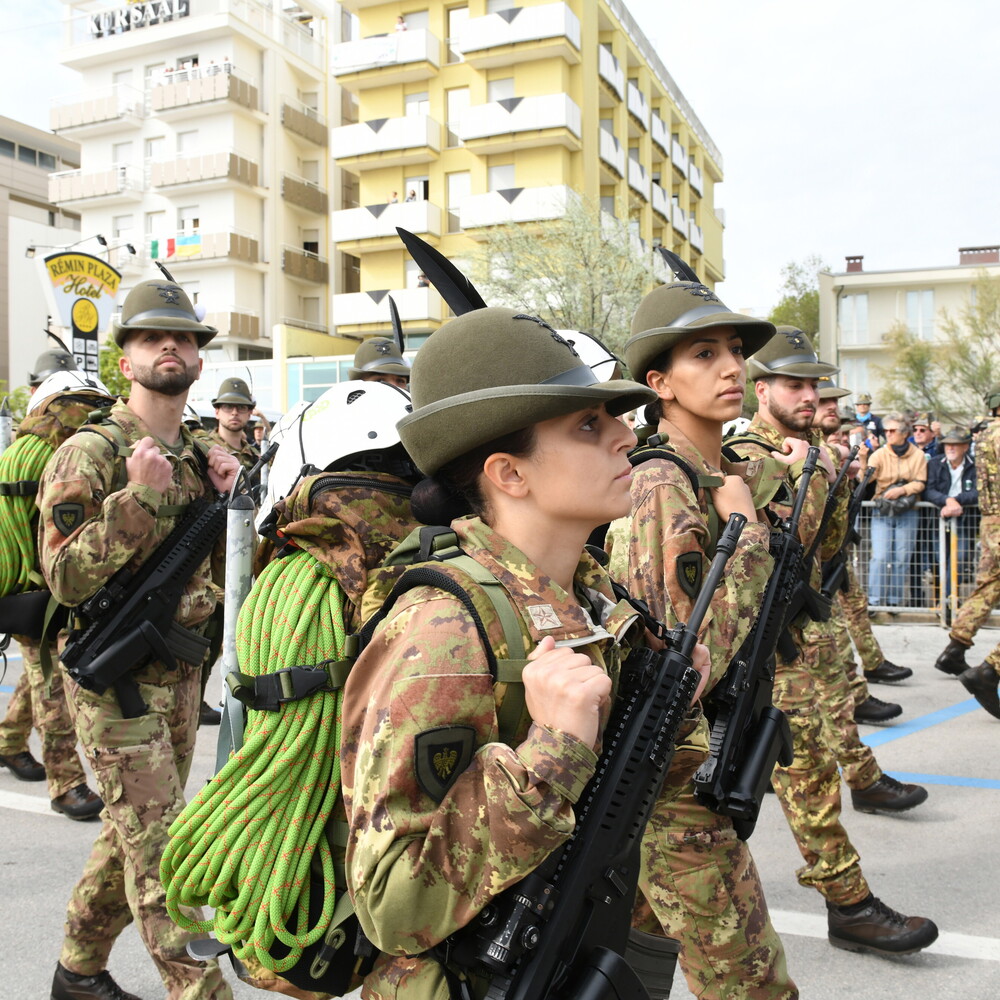 Alpini a Biella: il video con Faccetta nera e le reazioni dell'Ana Dichiarazione dell'Ana sul video con Faccetta nera a Biella Commento del presidente dell'Ana Sebastiano Favero su Faccetta nera Presentazione del libro Alpini ribelli e il significato della Resistenza