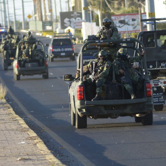 La caccia di forze speciali al figlio di El Chapo: la fuga di Ivan Archivaldo Guzman

Fuga e nascondigli di Ivan Guzman

L’eredità criminale di Ivan Archivaldo Guzman

Ivan Archivaldo Guzman e la sua ascesa nel cartello di Sinaloa

Guerra territoriale nella lotta di Ivan Guzman contro le bande rivali

Pressioni internazionali per la cattura di Ivan Archivaldo Guzman