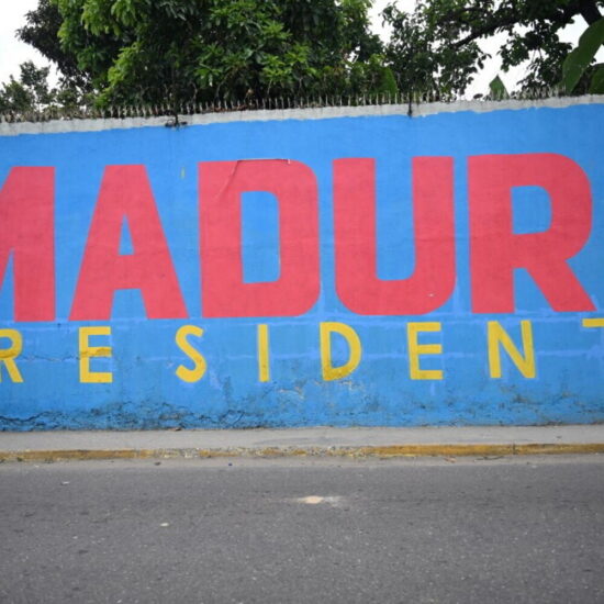 Venezuela al voto: boicottaggio dell’opposizione e strategia di Maduro per il potere