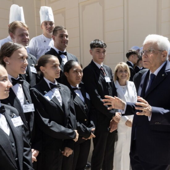Mattarella incontra gli studenti degli istituti alberghieri per la Festa della Repubblica 2025
