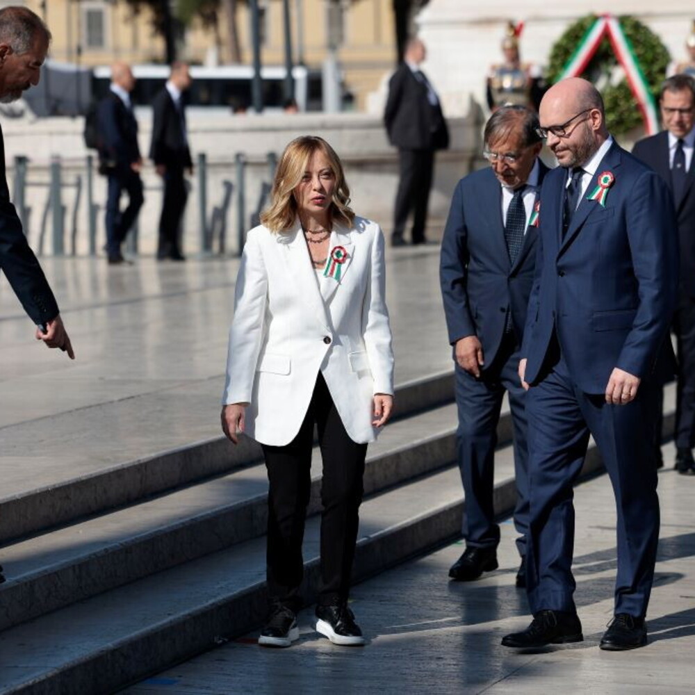 Referendum, Meloni annuncia che non ritirerà la scheda e scoppia l'ira dell'opposizione