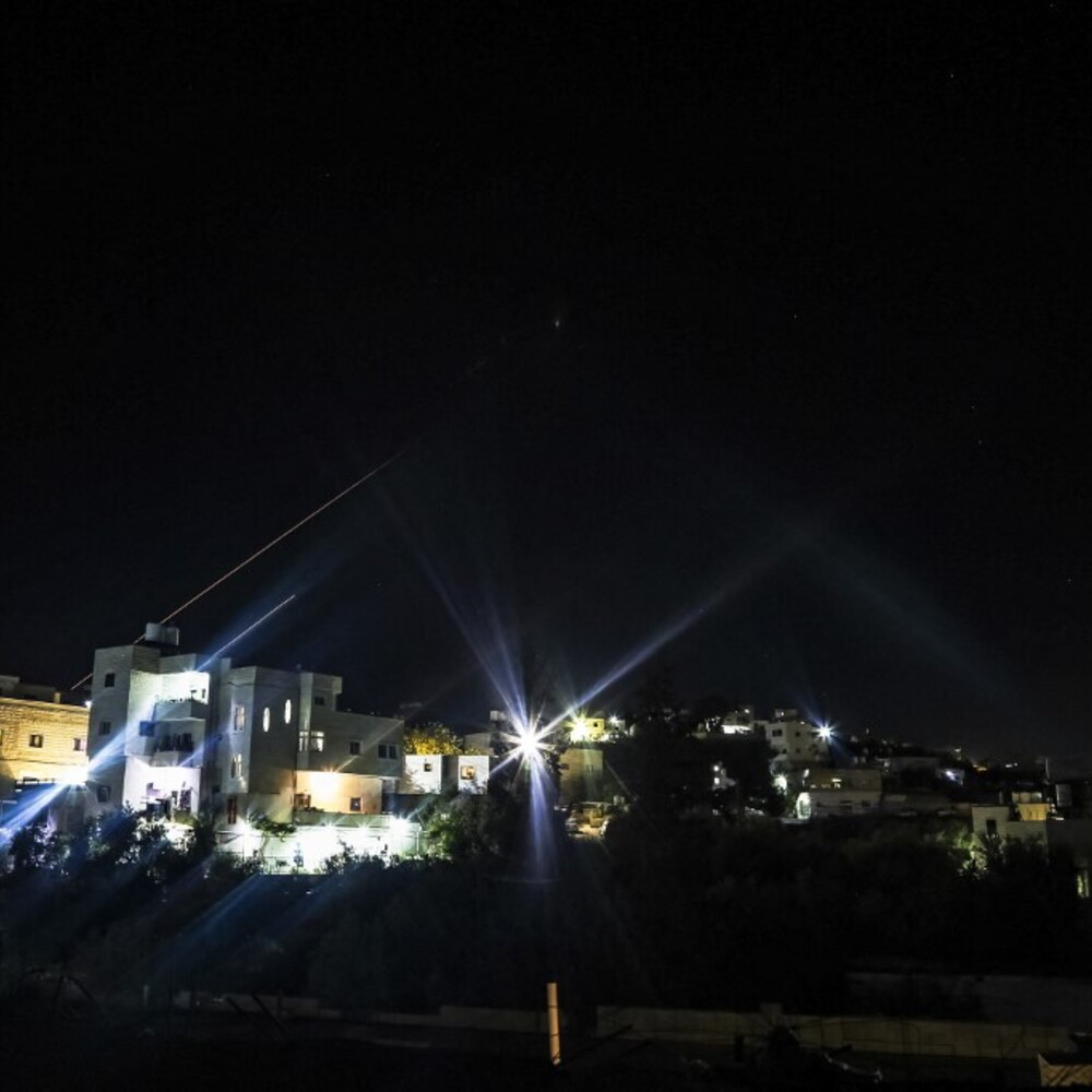 Israele e Iran notte di fuoco missili e attacchi aerei Trump critica l’Europa sulla crisi