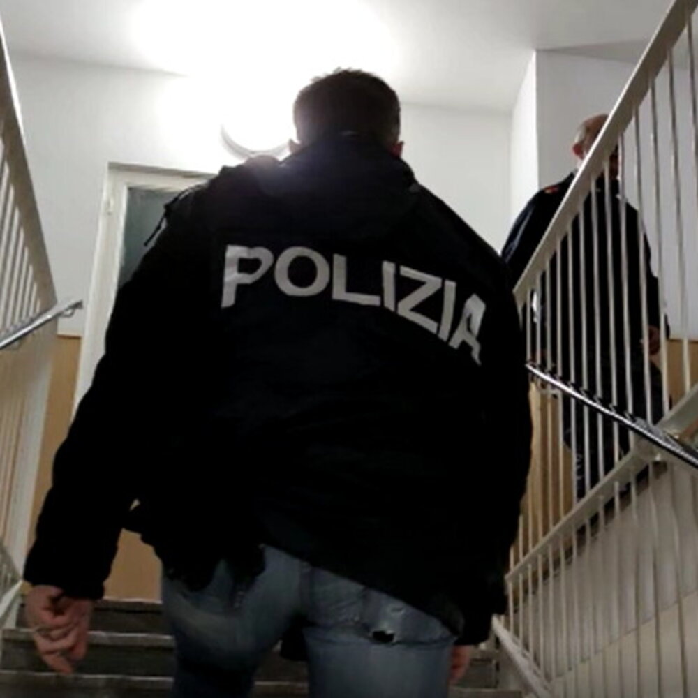Tre poliziotti arrestati a Roma per rapina aggravata con falsa perquisizione e svuotamento cassaforte