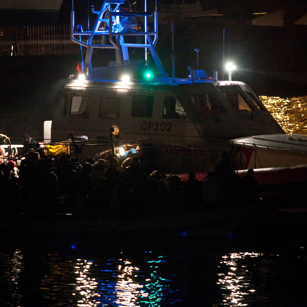 Recuperato senza vita un pescatore disperso a Taranto, ancora tre uomini mancanti nel Golfo