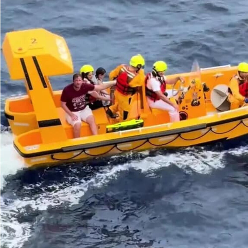 Padre si lancia dalla nave Disney per salvare la figlia caduta in mare: storia a lieto fine