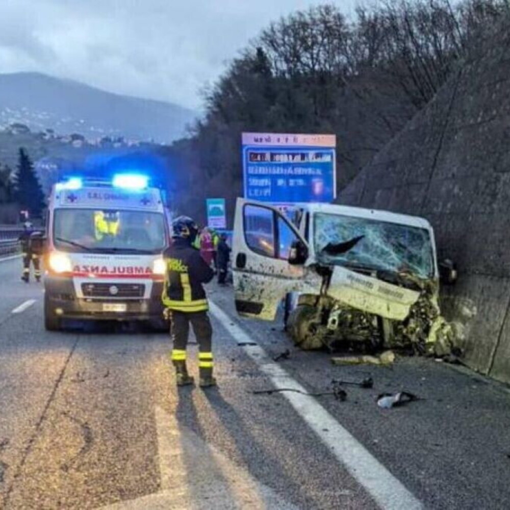 Incidente stradale A2 nel Salernitano: quattro tifosi del Catania feriti, uno grave