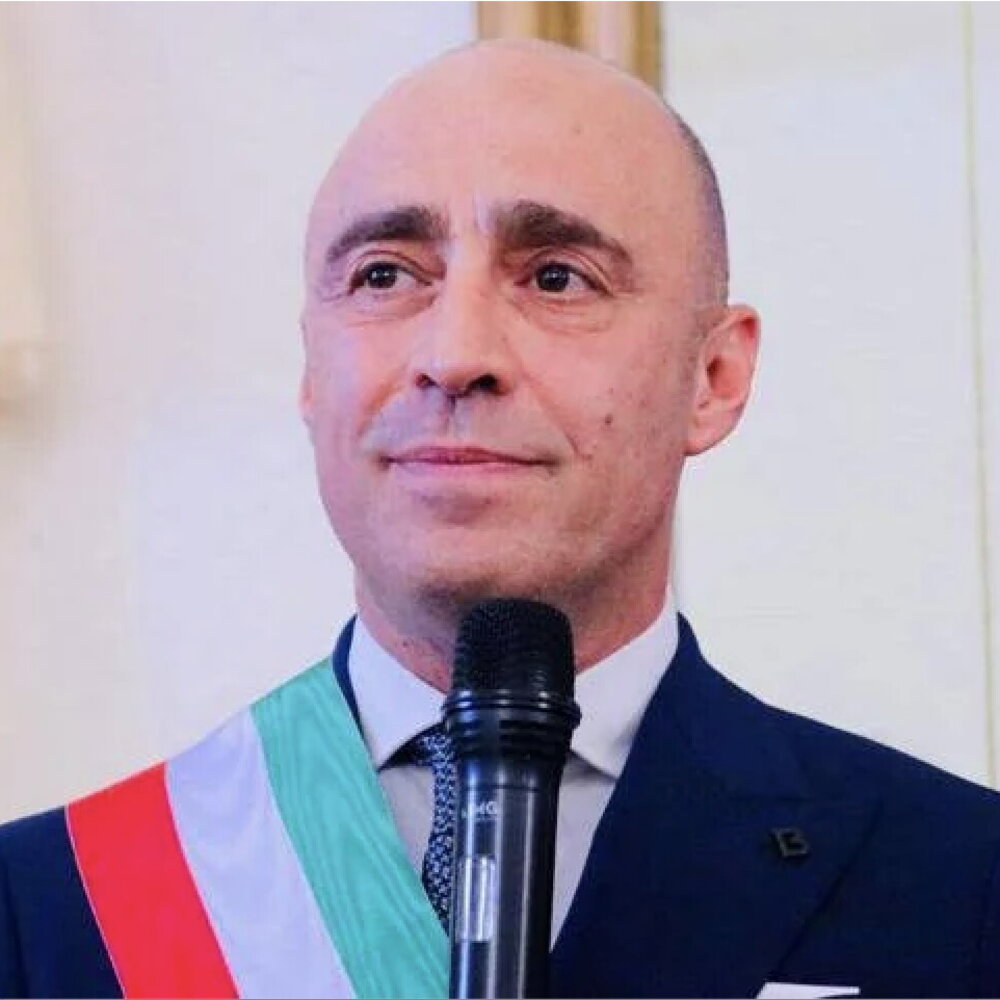 Dimissioni sindaco Bitetti dopo assedio ambientalisti anti-Ilva a Taranto, vertice a rischio
