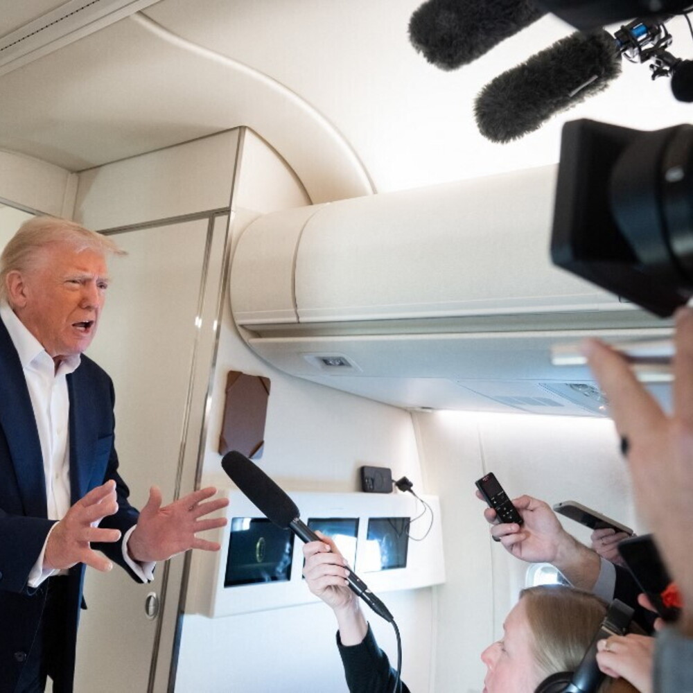 Agente Secret Service tenta di far imbarcare moglie sul volo di Trump in Scozia: reazioni e precedenti critiche