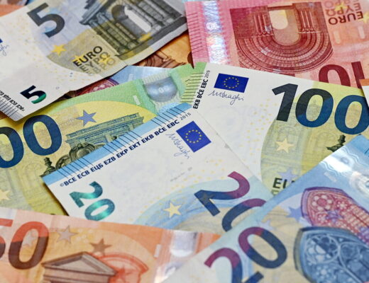 Marie Curie sulla banconota da 20 euro: la disputa tra Polonia e Francia sull’identità della scienziata