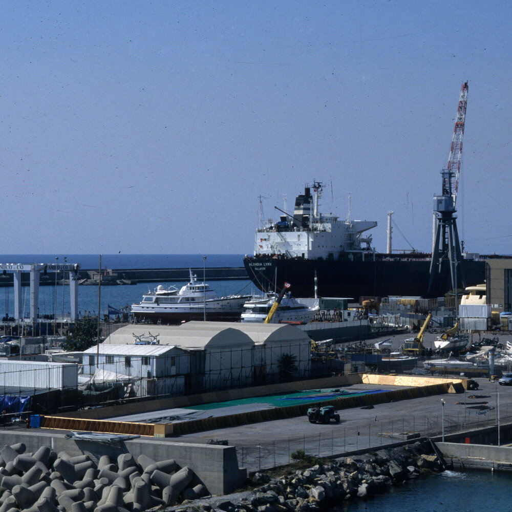 Portuali di Genova bloccano sbarco armi dirette a La Spezia, nave rientra in Estremo Oriente