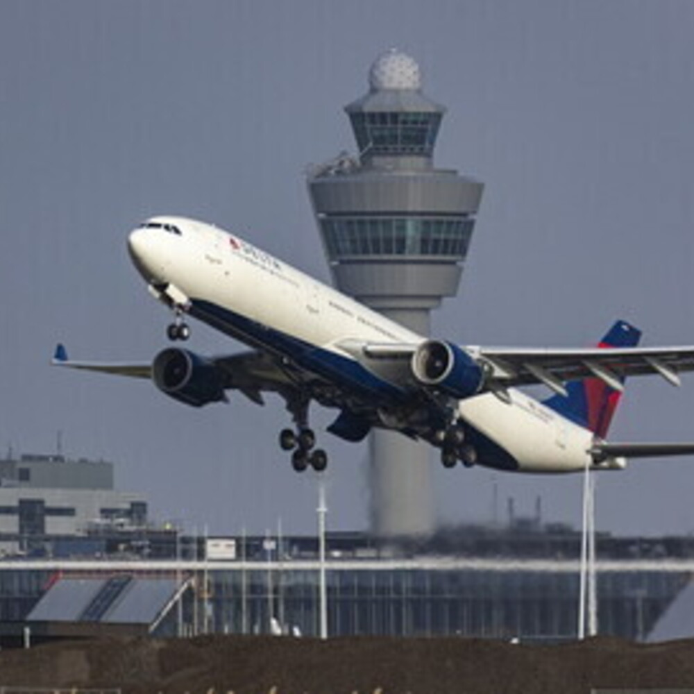 Bambino lasciato all’aeroporto di Barcellona per passaporto scaduto, genitori partono lo stesso