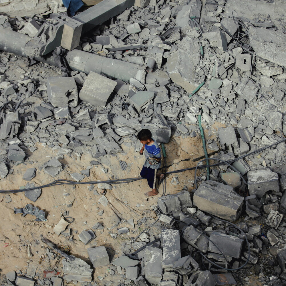 Carestia a Gaza: Onu denuncia crimine di guerra, raid israeliani causano 34 morti