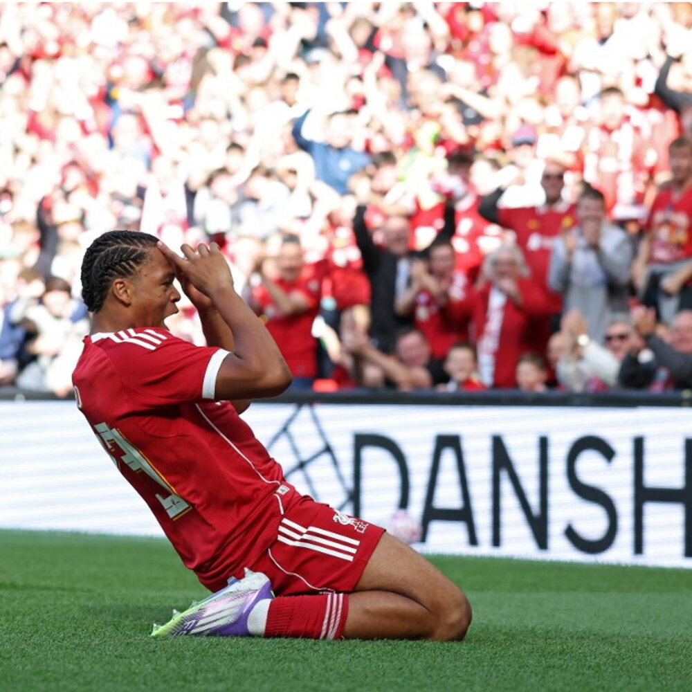 Rio Ngumoha, il baby fenomeno del Liverpool: record e gol vittoria a 16 anni
