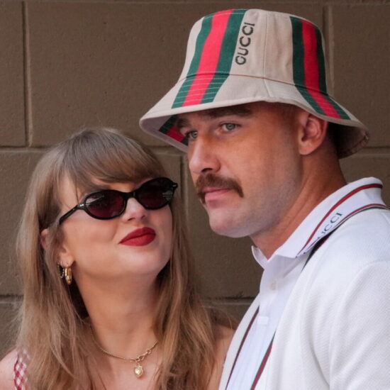 Taylor Swift e Travis Kelce annunciano il matrimonio: i dettagli della proposta