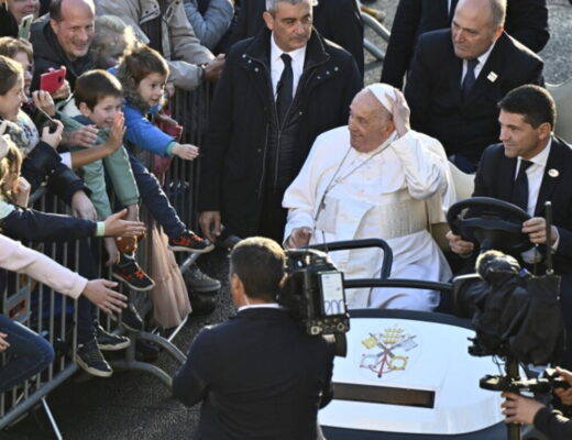 Presunto attentato a Papa Bergoglio: Hasan Uzun nega la proprietà della pistola