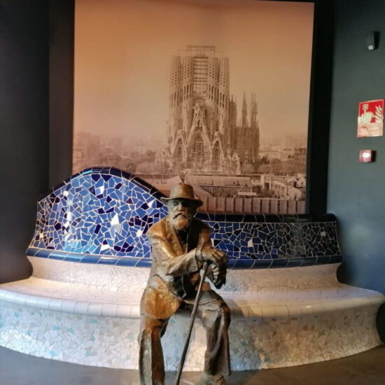 Stazione fantasma di Gaudí a Barcellona apre per la prima volta