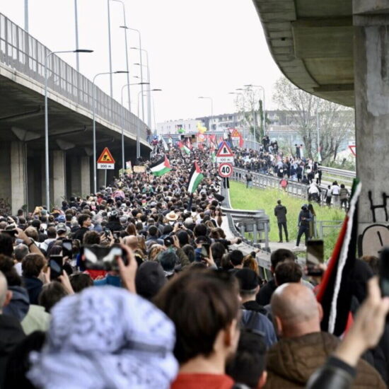Sciopero generale per Gaza blocca tangenziali a Roma Milano e Bologna