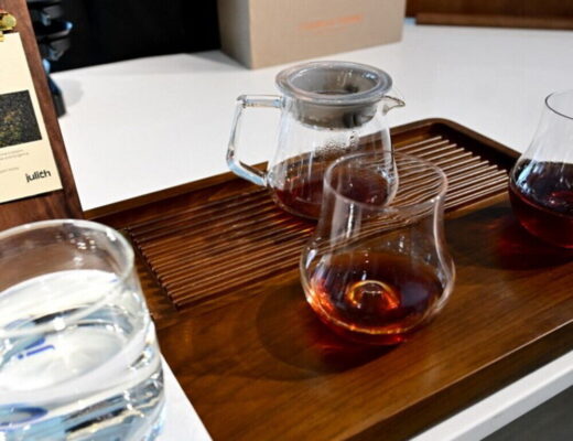 Dubai serve la tazza di caffè più costosa al mondo a 850 euro con il Nido 7 Geisha