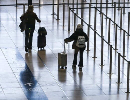 Allarme droni a Berlino: voli sospesi per due ore all’aeroporto Brandeburgo