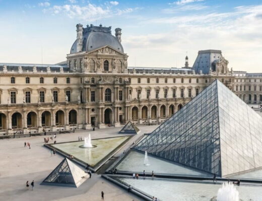 Furto al Louvre: donna nel commando della rapina da 88 milioni di dollari