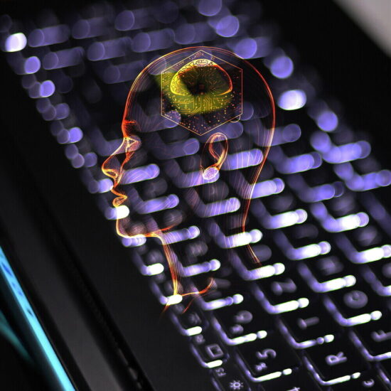 Scrittori britannici temono l’IA: sostituirà la narrativa?