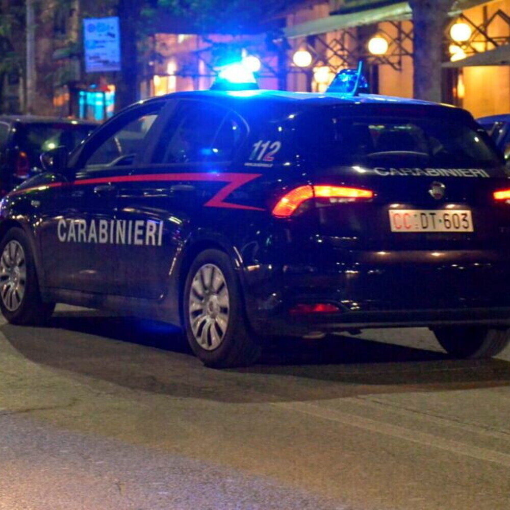 Ex compagno arrestato per tentato omicidio: donna accoltellata a Qualiano